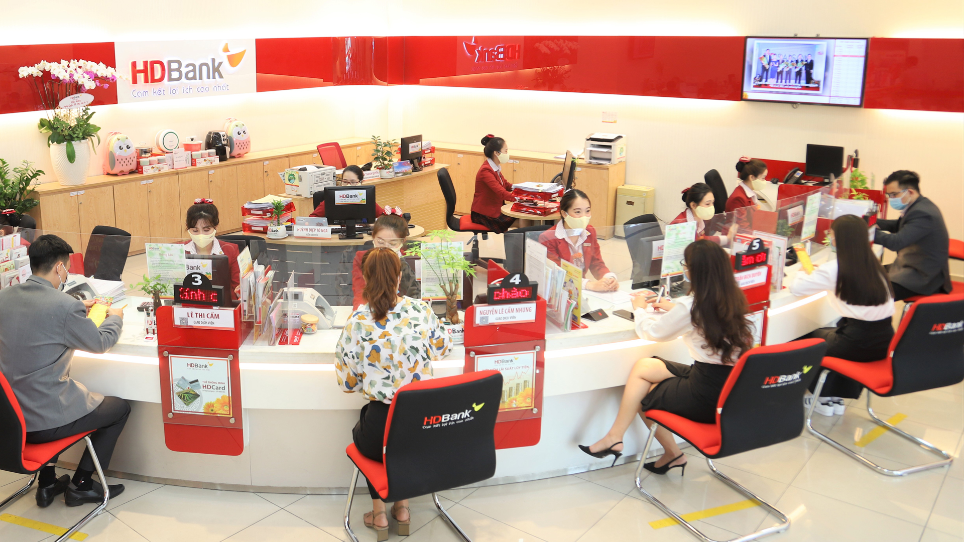 Vietnam-HDBank-PR.jpg